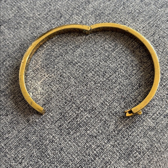 kate spade ♠️ New York Gold Rhinestone Bangle Bracelet Hinged Beautiful jewelry - Picture 4 of 6